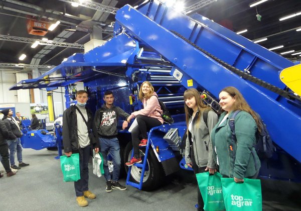 Uczniowie ZSCKR Lututów na Agrotech w Kielcach