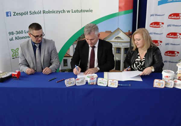 Podpisanie umowy z SDM w Wieluniu